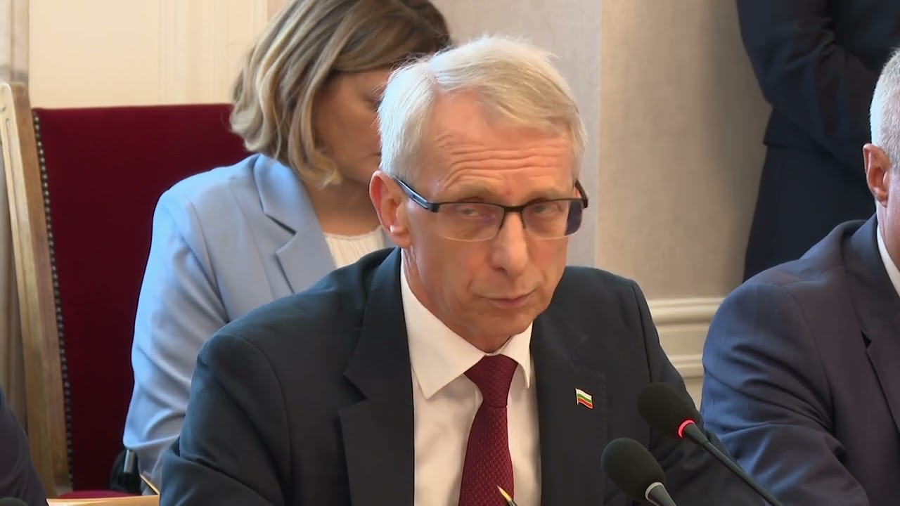 Пълен запис от срещата на премиера Денков, министри и депутати с протестиращите на 3.10.2023г.