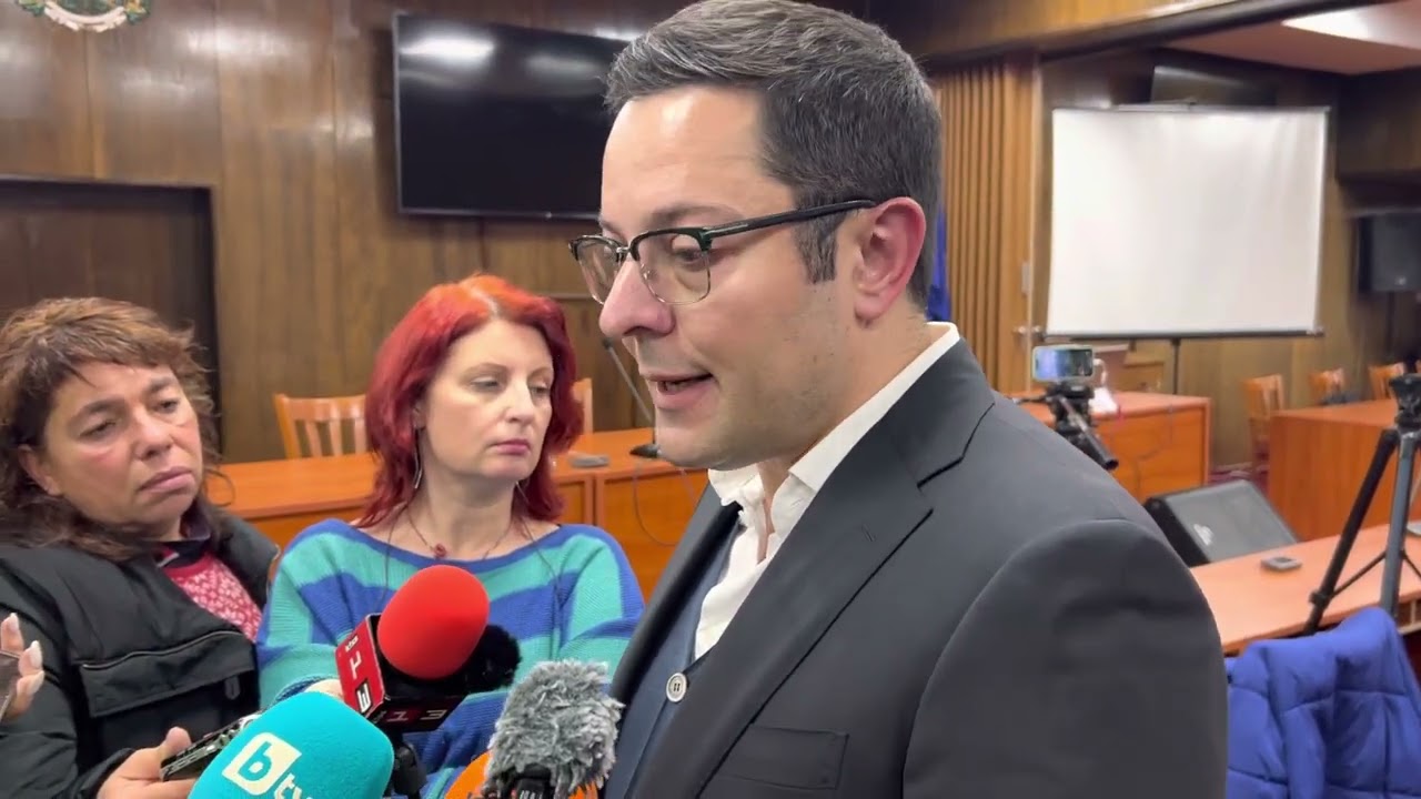 Министър Пулев пред медии в Русе за освободените двама от членовете на Надзора на ББР - 1.12.22