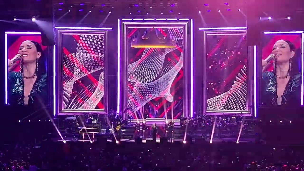 Софи Маринова и Орлин Горанов- Светът е за двама, Арена 8888, live #happybirthday, Софи! 💛