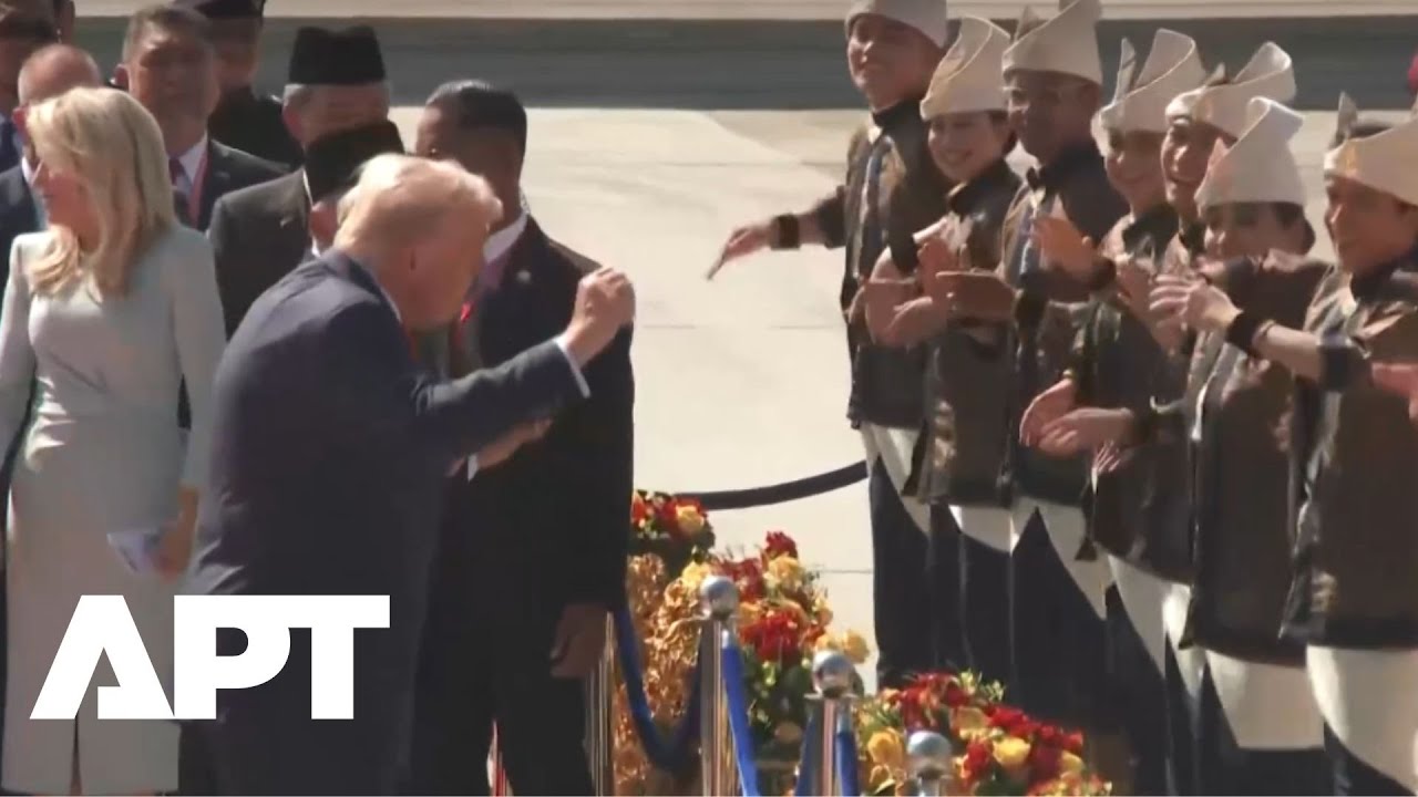 WATCH MOMENT: Trump Joins Malaysian Traditional Dance on Arrival in Kuala Lumpur for ASEAN Summit