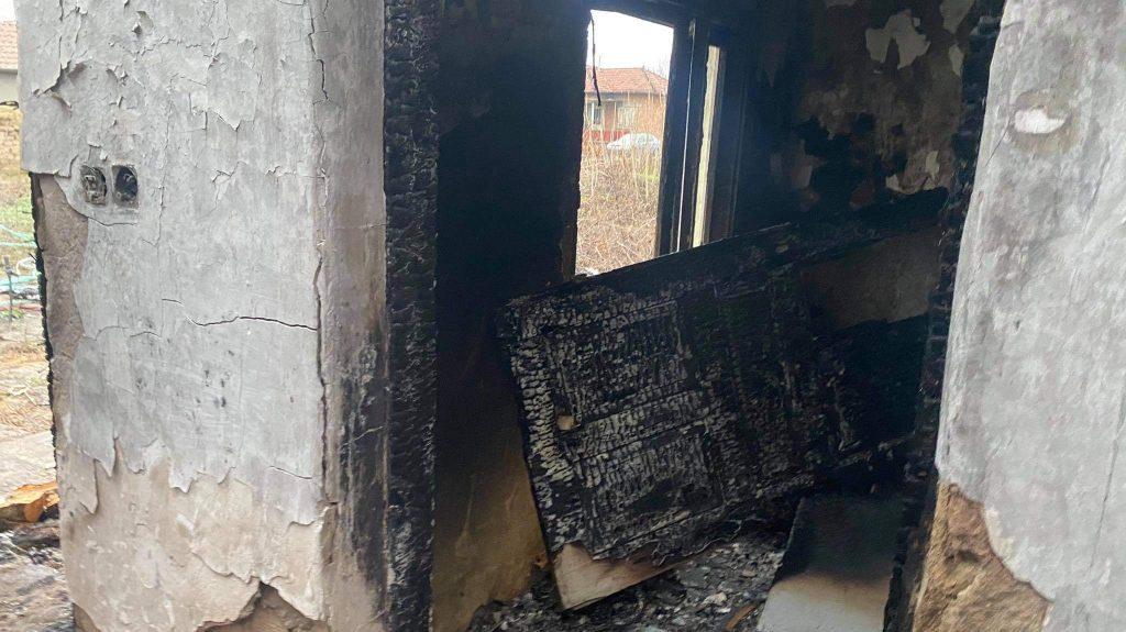 Мъж от Голямо Враново загина при пожар в дома си