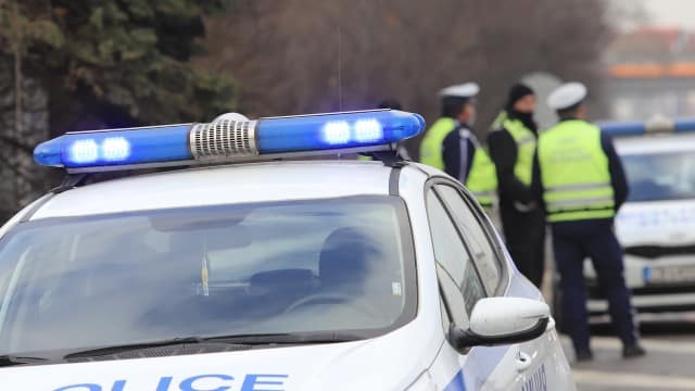 Полицаи разкриха нелегална бензиностанция в Бяла
