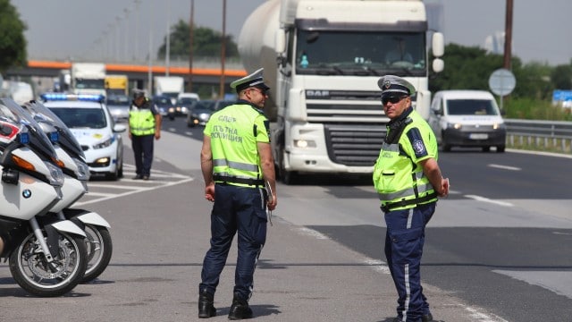 Нова акция на полицията заради засиления трафик към морето