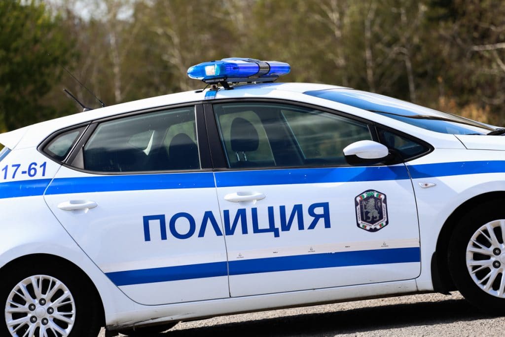 Момче се блъсна в БМВ пред хотел „Космополитън“