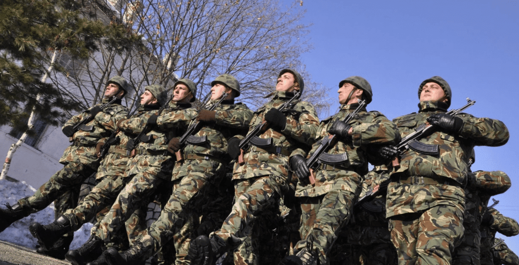Военният министър изпраща армията на границата