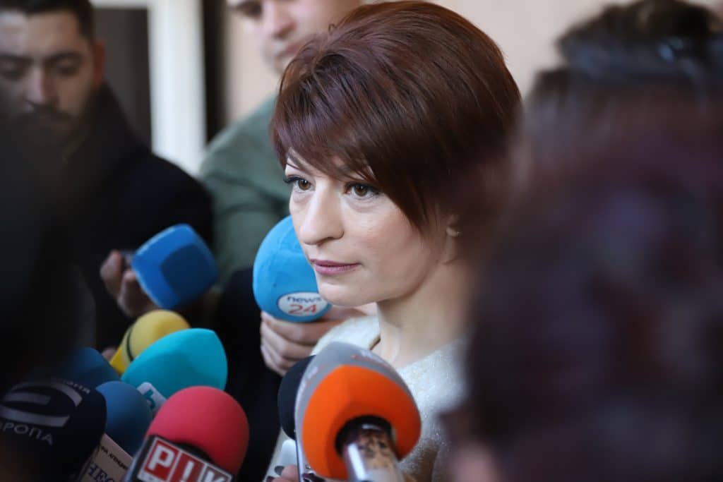 Десислава Атанасова: Радев има да връща на Нинова жест