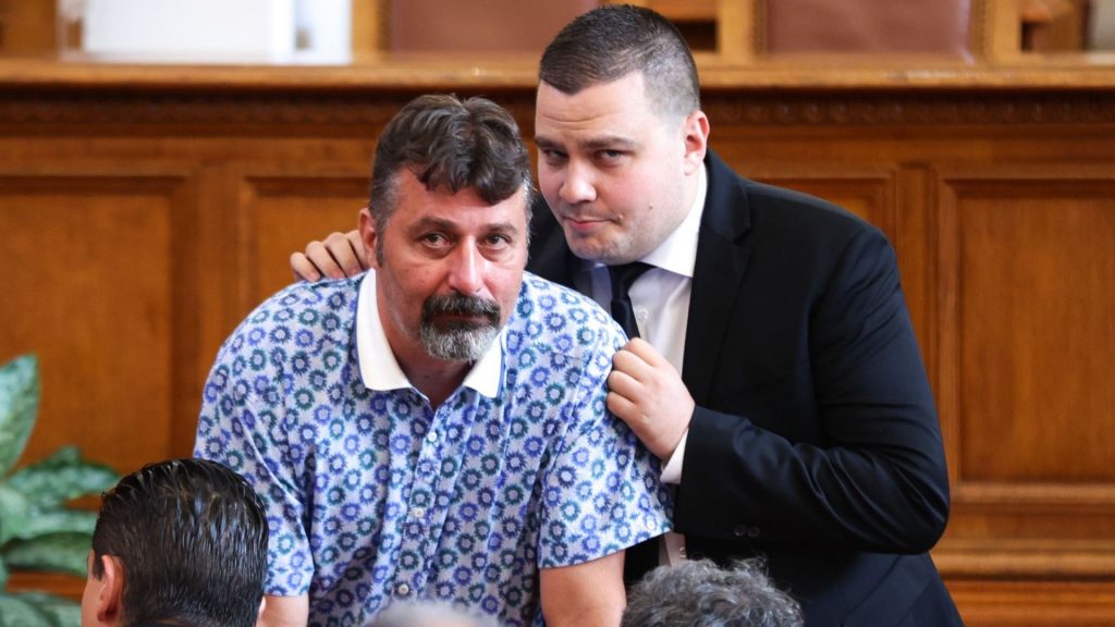 Партията на Слави отряза всички за третия мандат