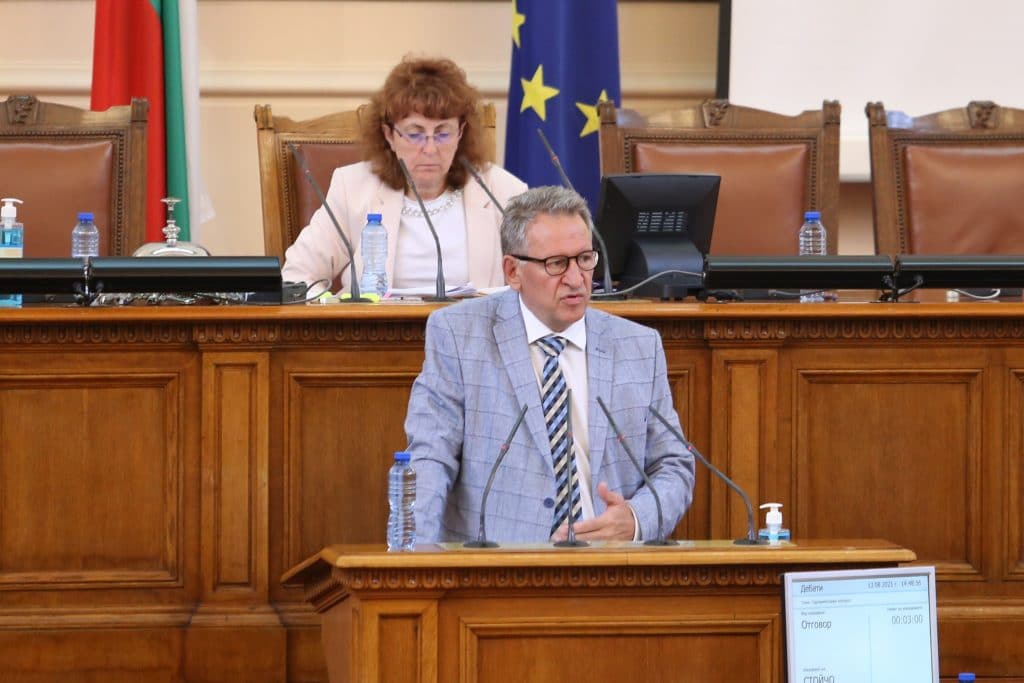Бюджетът на НЗОК мина на първо четене след скандал за COVID кризата
