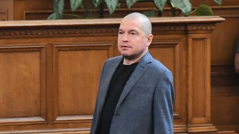 Тошко Йорданов: Петков се превърна в по-добре образован Борисов