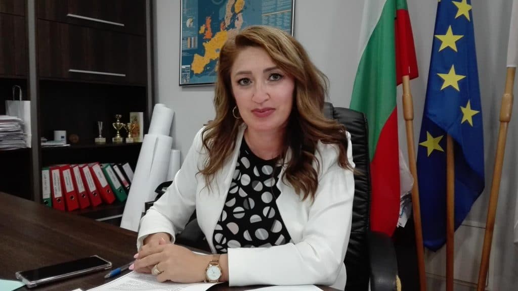 Русе посреща коледно-новогодишните празници с обновена украса, ледена пързалка, базар и фестивал