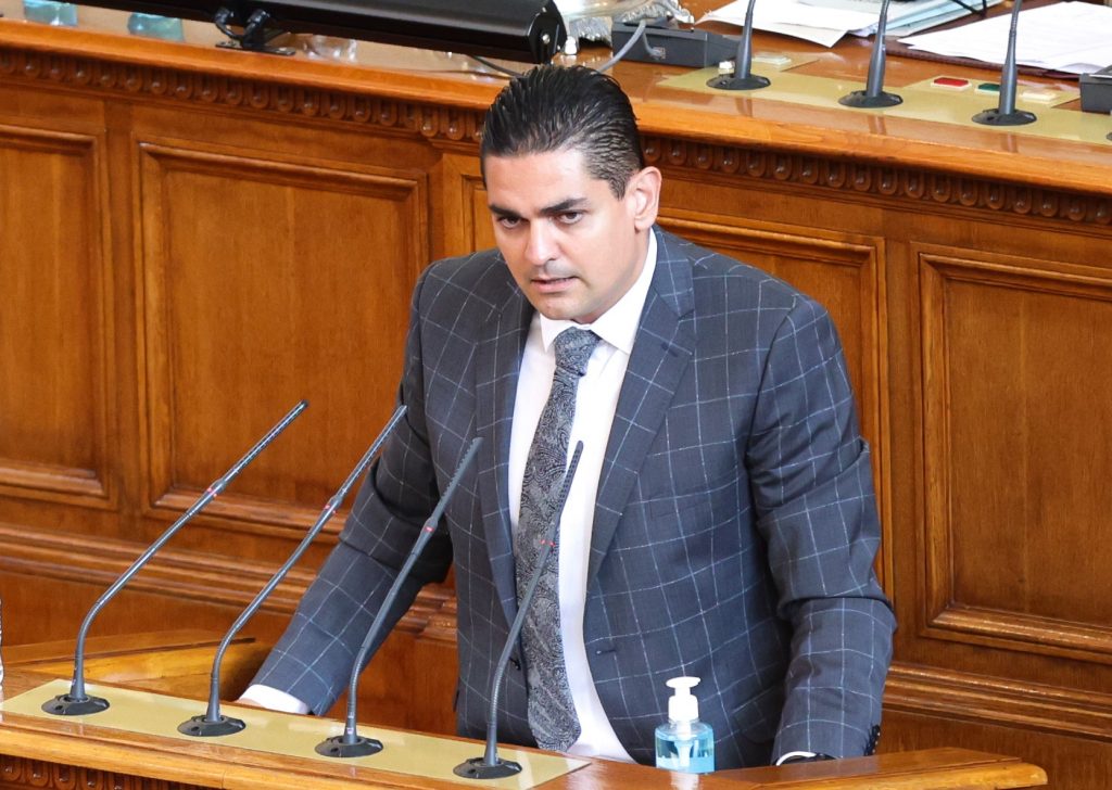 Радостин Василев не се отказва от имунитета си