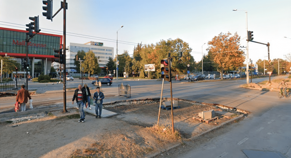 Затварят за три дни кръстовището до мола в Русе
