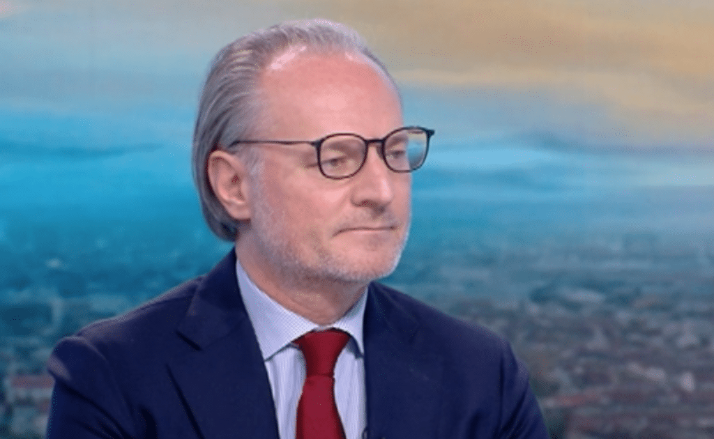 Лозан Панов: Румен Радев е фалшив герой
