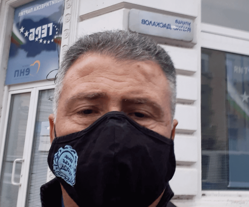 Защо областният лидер на ИТН Светлин Стоянов се щракна пред офиса на ГЕРБ