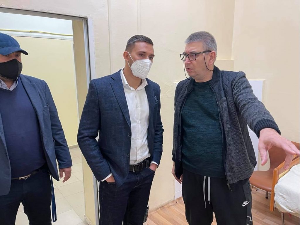 Георги Кръстев помогна с медицински легла и оборудване на болницата в Бяла