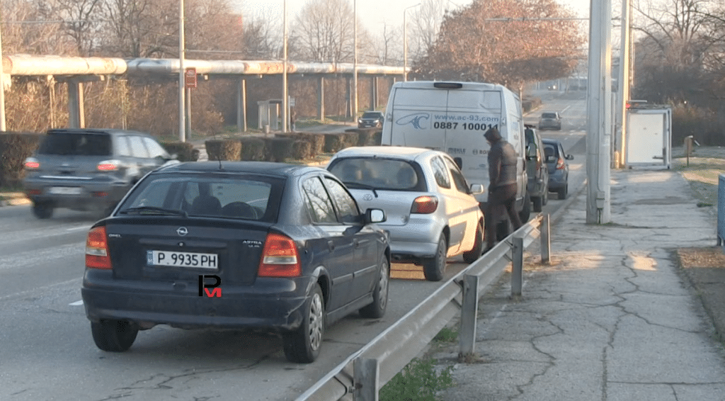 Верижна катастрофа заради заледен участък в Русе