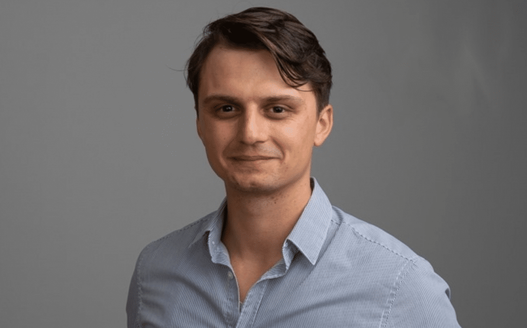 След седмица в НС: Младият депутат Велико Минков подава оставка, за да се върне в Русе