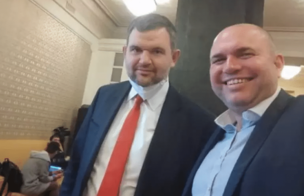 Панев: Съжалявам за снимката с Пеевски, беше несполучлив опит за шега