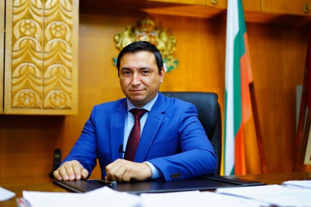 Кметове и съветници във Ветово даряват заплатите си за пострадалите в Турция
