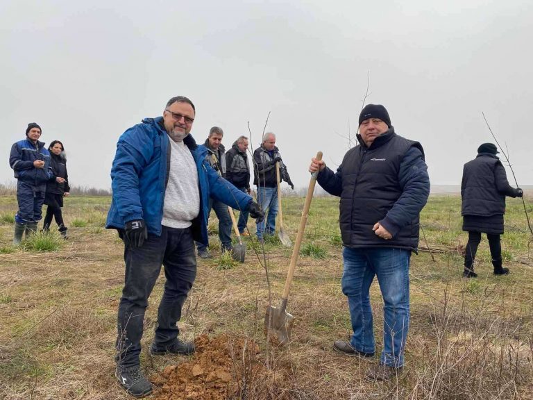 Още 65 дръвчета попълниха Новата гора на Русе