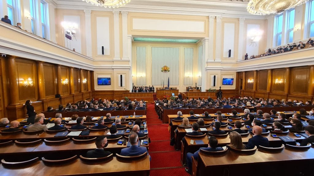 НА ЖИВО: Парламентът обсъжда на първо четене проектозакона за КПКОНПИ