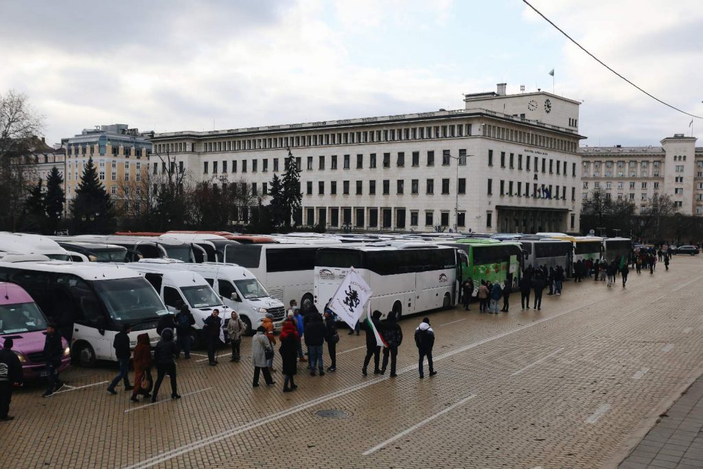 ПП: Организирането на хора да пътуват, неспазвайки мерките, е хулиганска проява