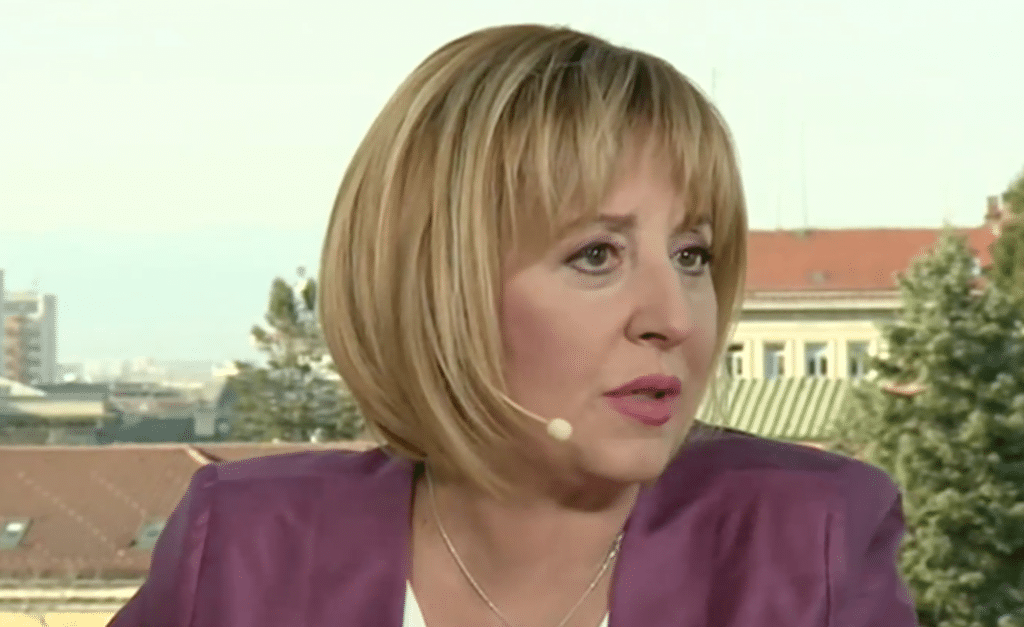 Манолова: Със заплатата си Кирил Петков може да купи малко над 9 снаряда