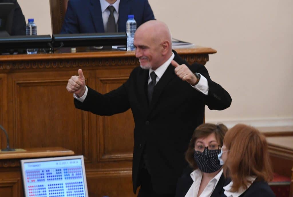 Кирил и Асен разочаровани от Николай Събев, не го искат в листите