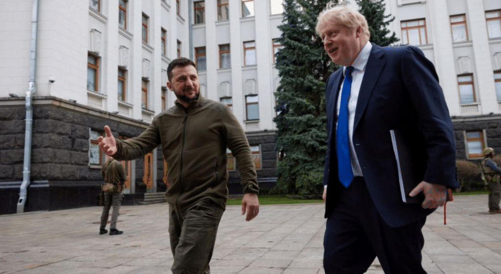 Борис Джонсън: Путин ме заплаши с ракета
