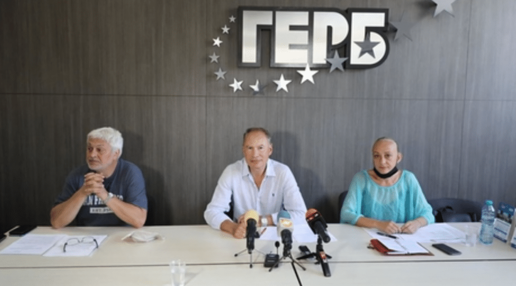 Кой ще събуди ГЕРБ от зимния й сън? Съветниците в Русе са пародия на опозиция