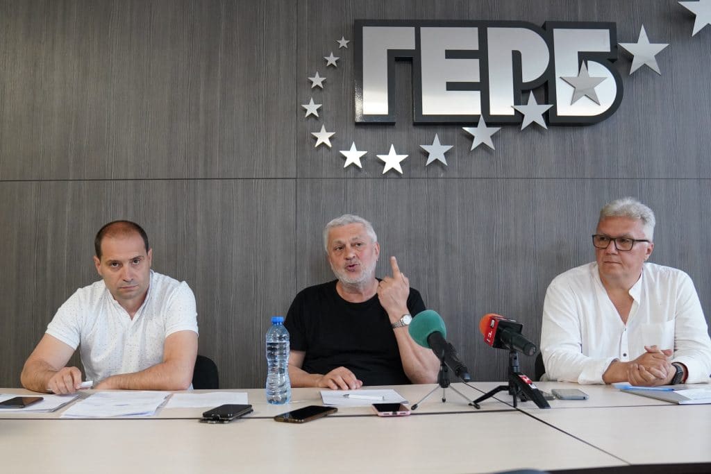 Съветниците на ГЕРБ в Русе се събудиха, сетиха се, че са опозиция
