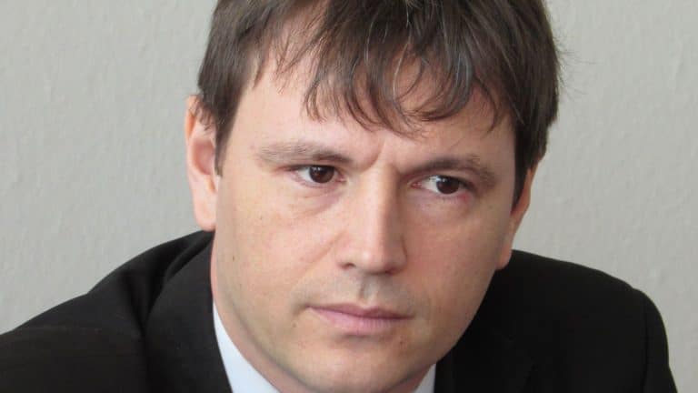 Въпреки рокадите: Георги Стоилов се бетонира в “Свободна зона – Русе”