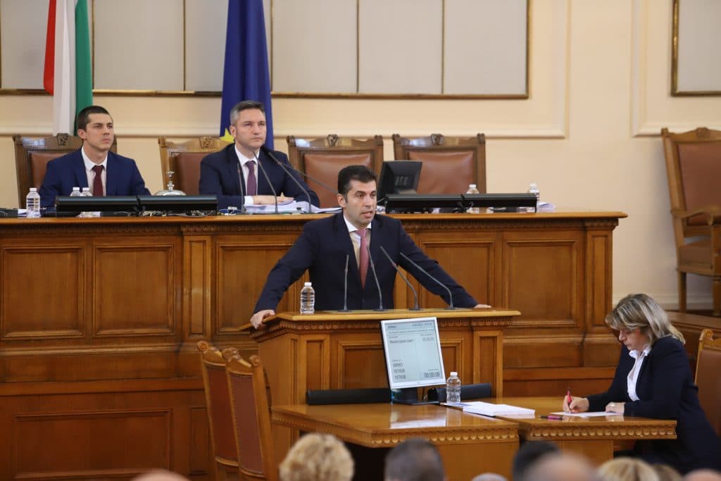 НА ЖИВО: НС обсъжда вота на недоверие към кабинета „Петков“