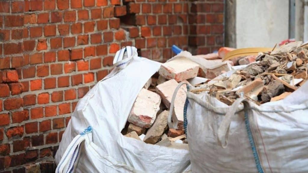 До края на месеца ще извозват безплатно строителни отпадъци от домакинствата