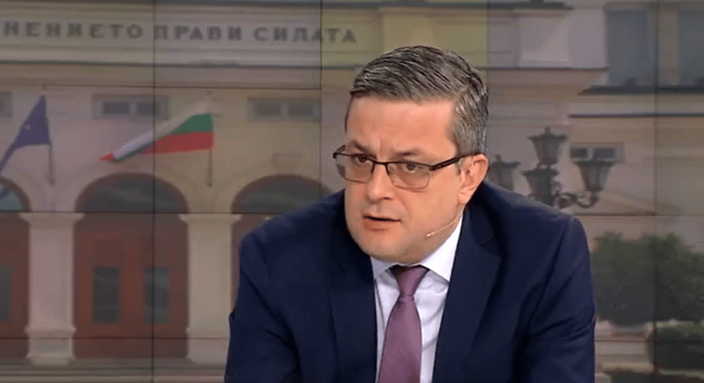 Биков: Няма как да подкрепим Василев за финансов министър и Петков да отговаря за службите