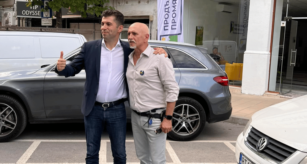 Шокиращо слаб интерес към Кирил Петков и в Русе
