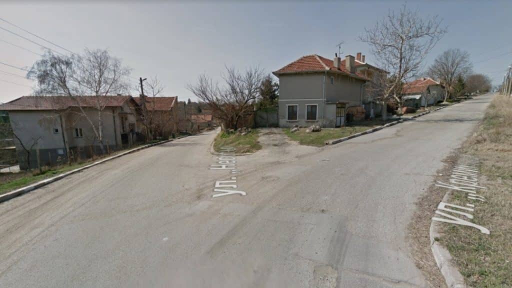 Водният цикъл затваря част от ул. „Несебър“ в кв. „Долапите“