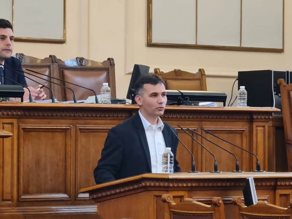 Депутатът Иван Белчев подхвана постоянните проверки в ОУ „Иван Вазов“ в Русе