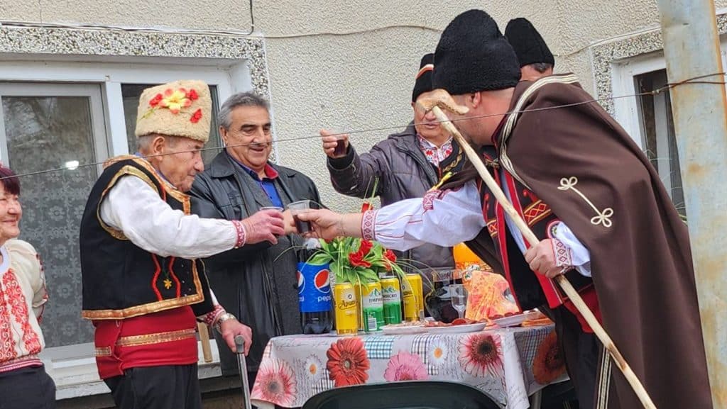 Дядовден е – най-необичайният български празник, който се празнува само в едно село