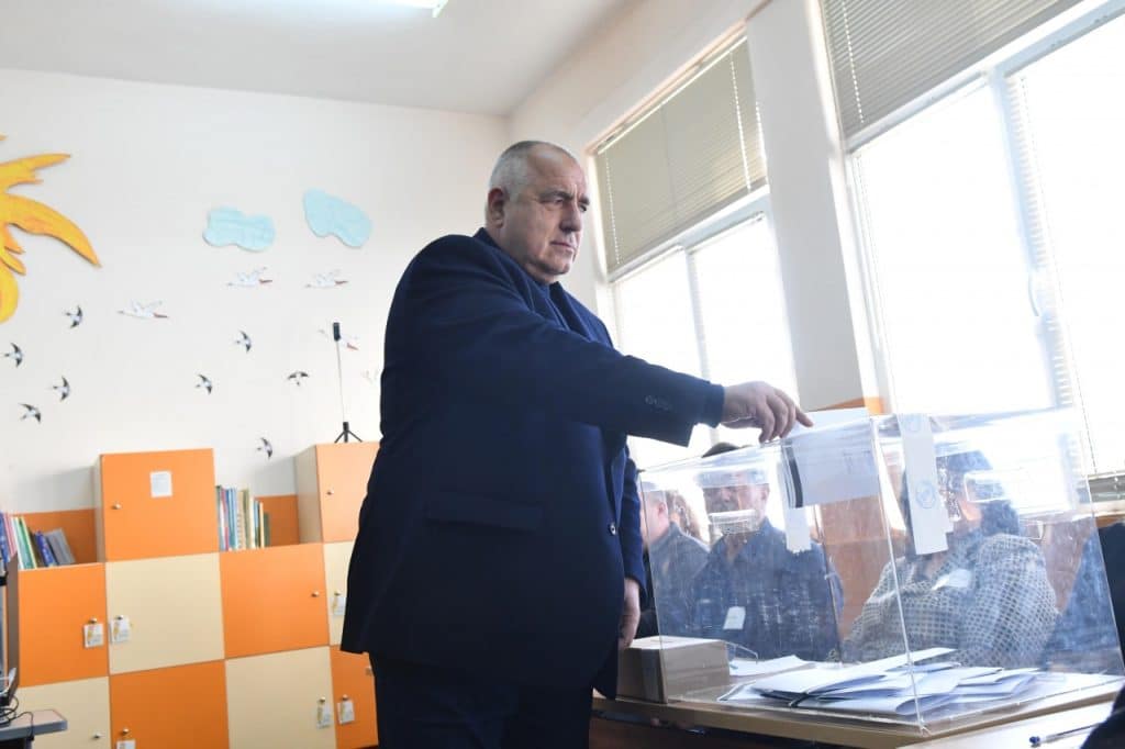 Борисов плаши и в изборния ден: Днес е лесно, утре става трудно
