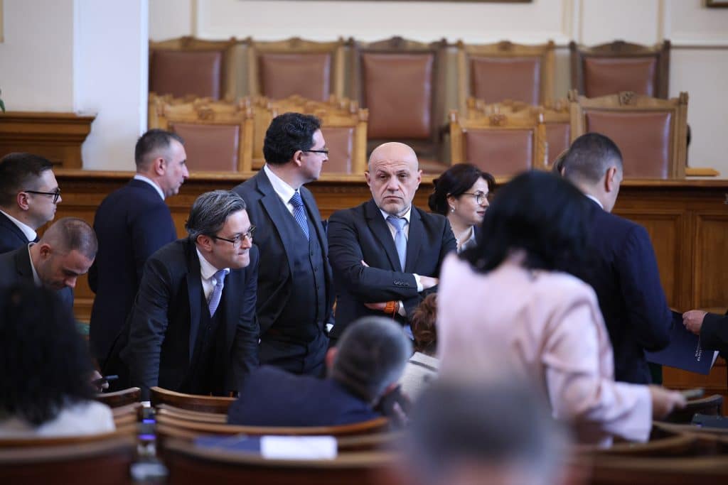 Депутатите отново не успяха да приемат Правилника за дейността на НС