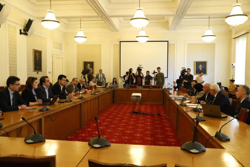 ГЕРБ и „Продължаваме промяната – Демократична България“ показаха разбирателство и за бюджета