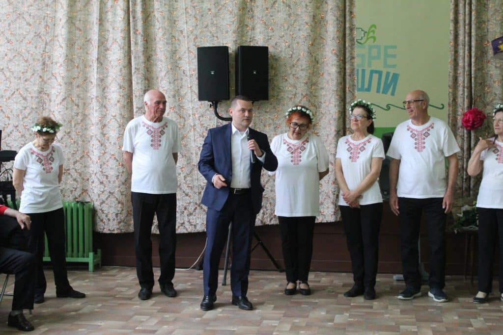 Кметът Пенчо Милков гостува на пенсионерски клуб „Възраждане“
