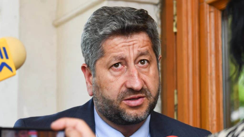 „Логистични проблеми“ отново отложиха лидерската среща между ПП-ДБ и ГЕРБ-СДС