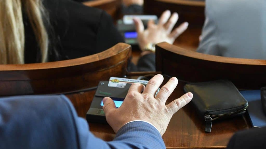 Парламентът ще гласува вота на недоверие