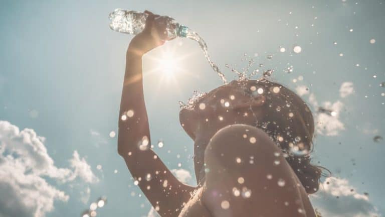 В най-горещите дни от месеца Община Русе осигурява вода и медицинска помощ