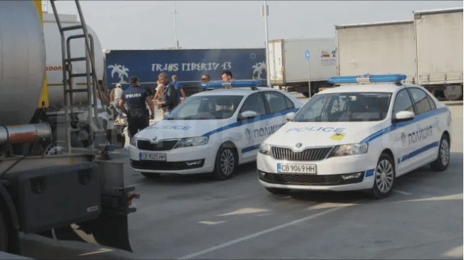 Заловиха мигранти в цистерна на новия буферен паркинг в Русе