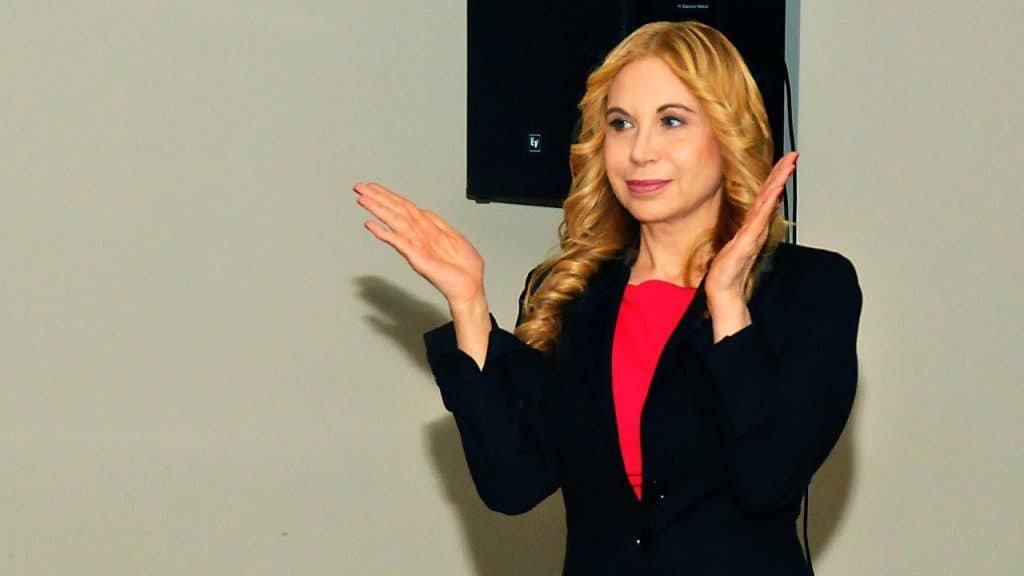 Гадателката на Берлускони прогнозира края на войната в Украйна и приемането на еврото в България
