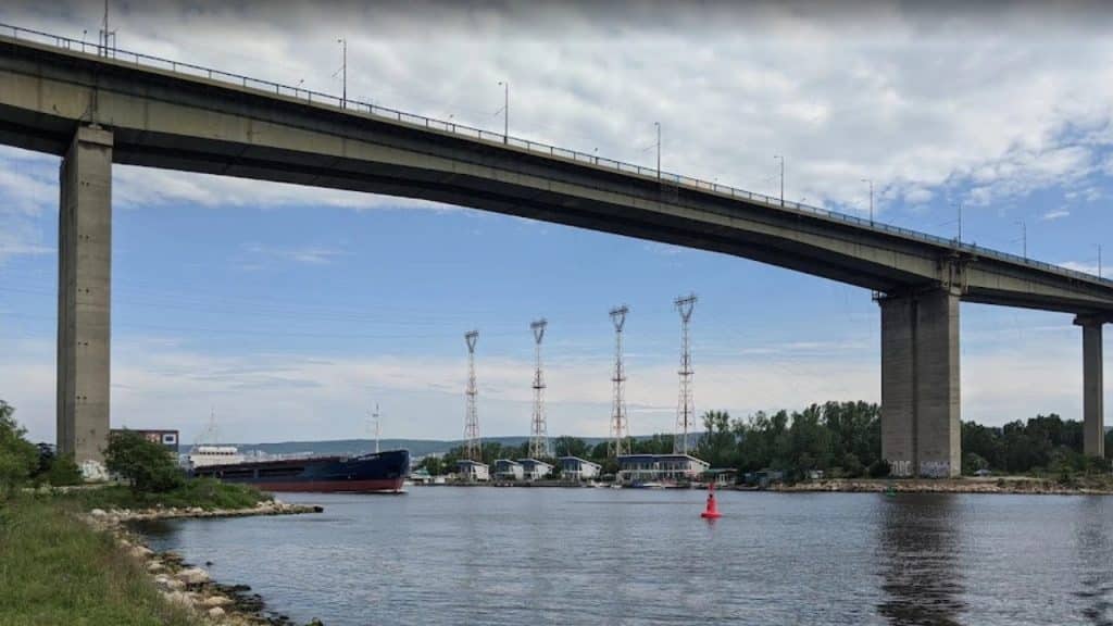 Мъж се самоуби след скок от Аспаруховия мост във Варна