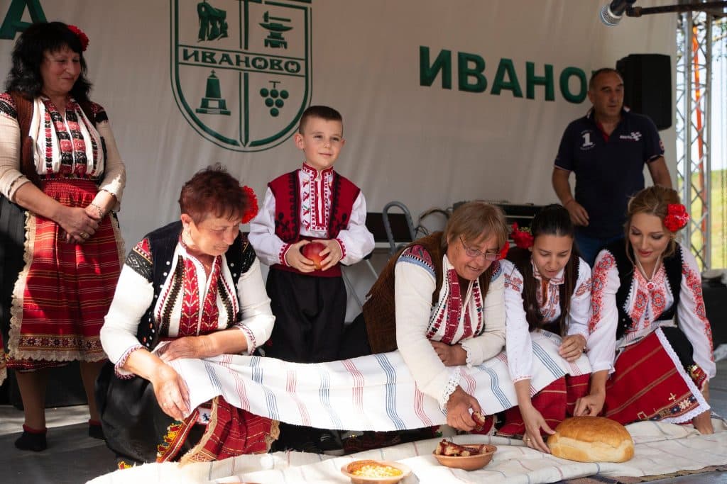 Областната управа стартира кампания за популяризиране на фестивалите и празниците в Русенско